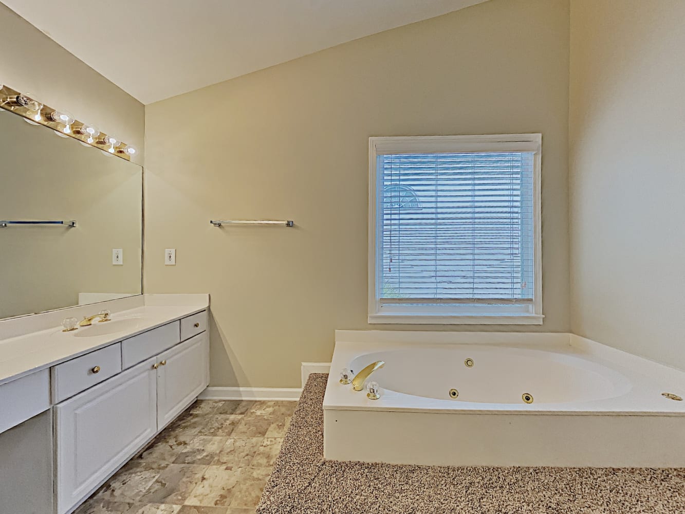 4925 Cinnabar Dr, Alpharetta photo 18