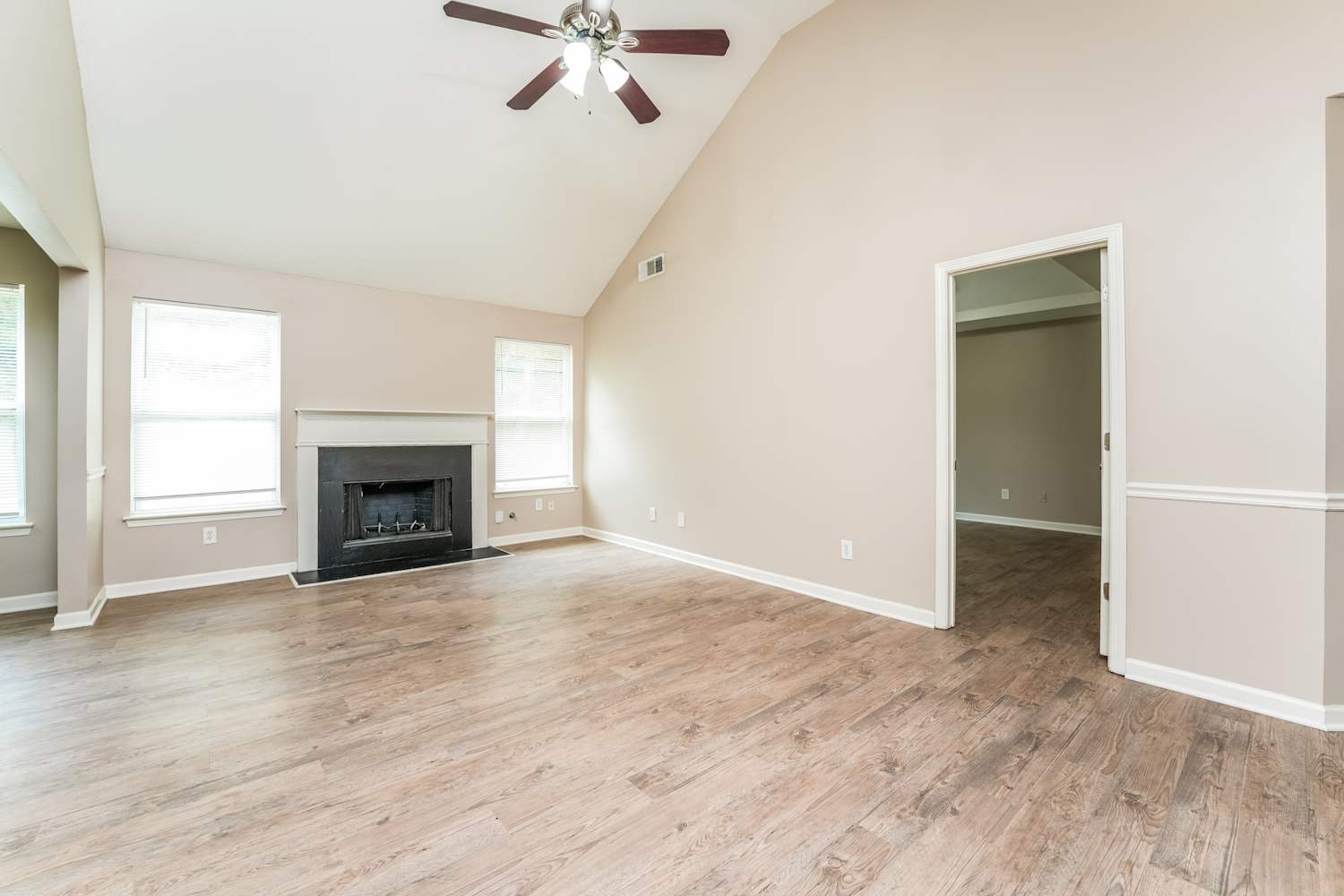 4937 Bryant Dr, Snellville photo 3