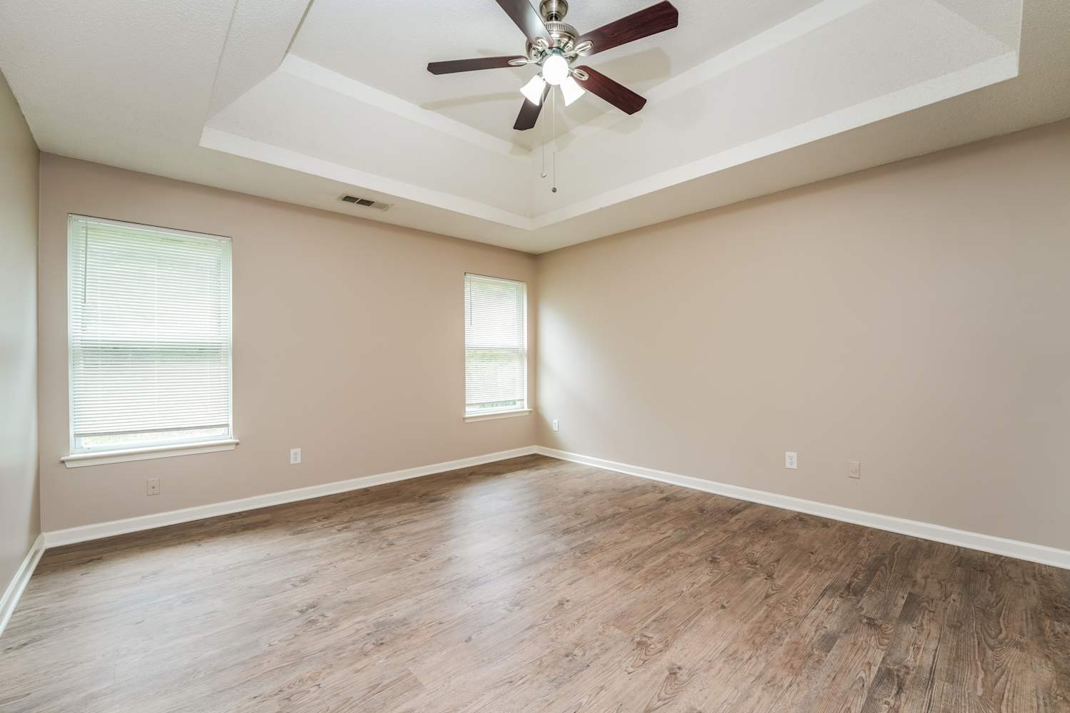 4937 Bryant Dr, Snellville photo 9