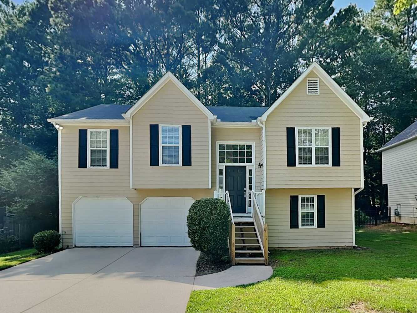 Front of 4949 Lighthouse Pointe, Acworth, GA