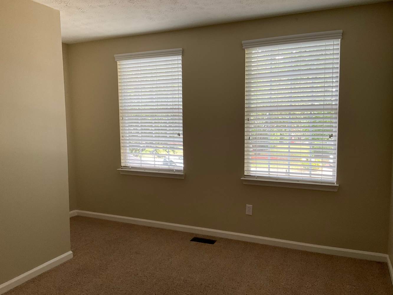 495 Meadowfield Ct, Lawrenceville photo 8