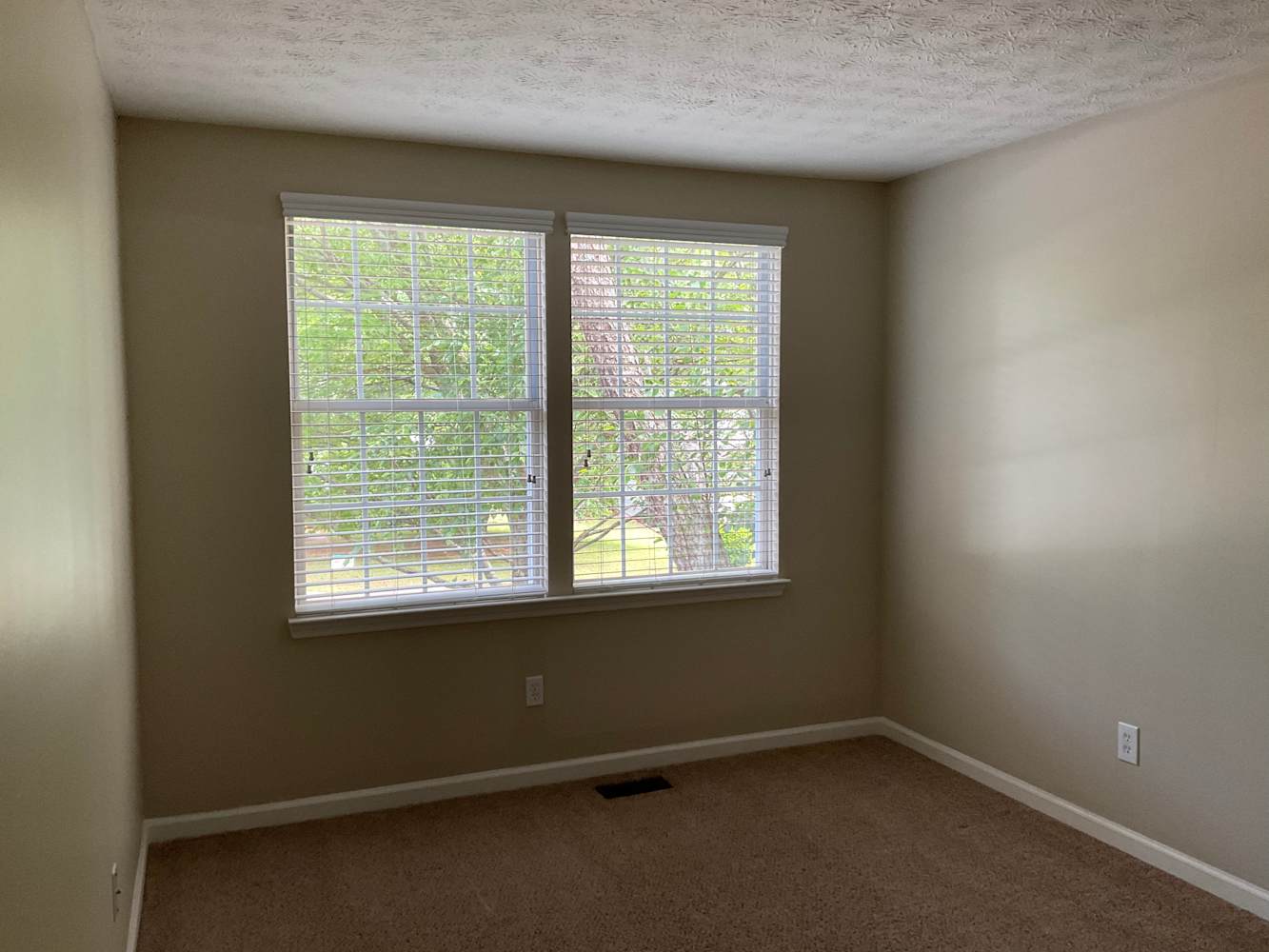 495 Meadowfield Ct, Lawrenceville photo 10