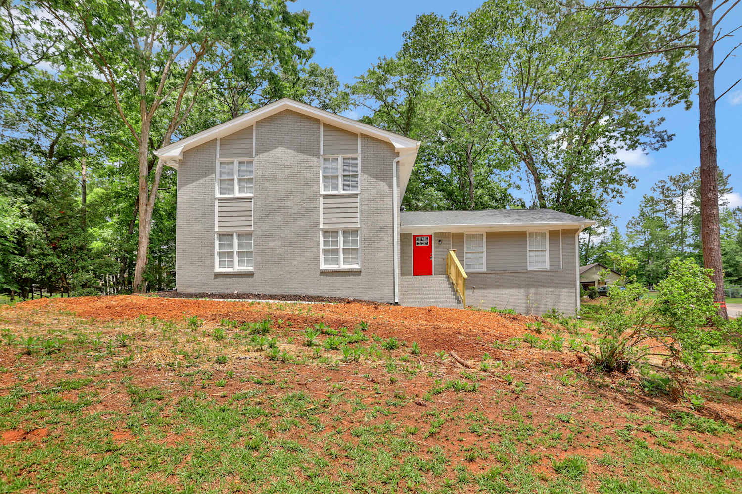 Front of 5018 E Shore Dr Sw, Conyers, GA