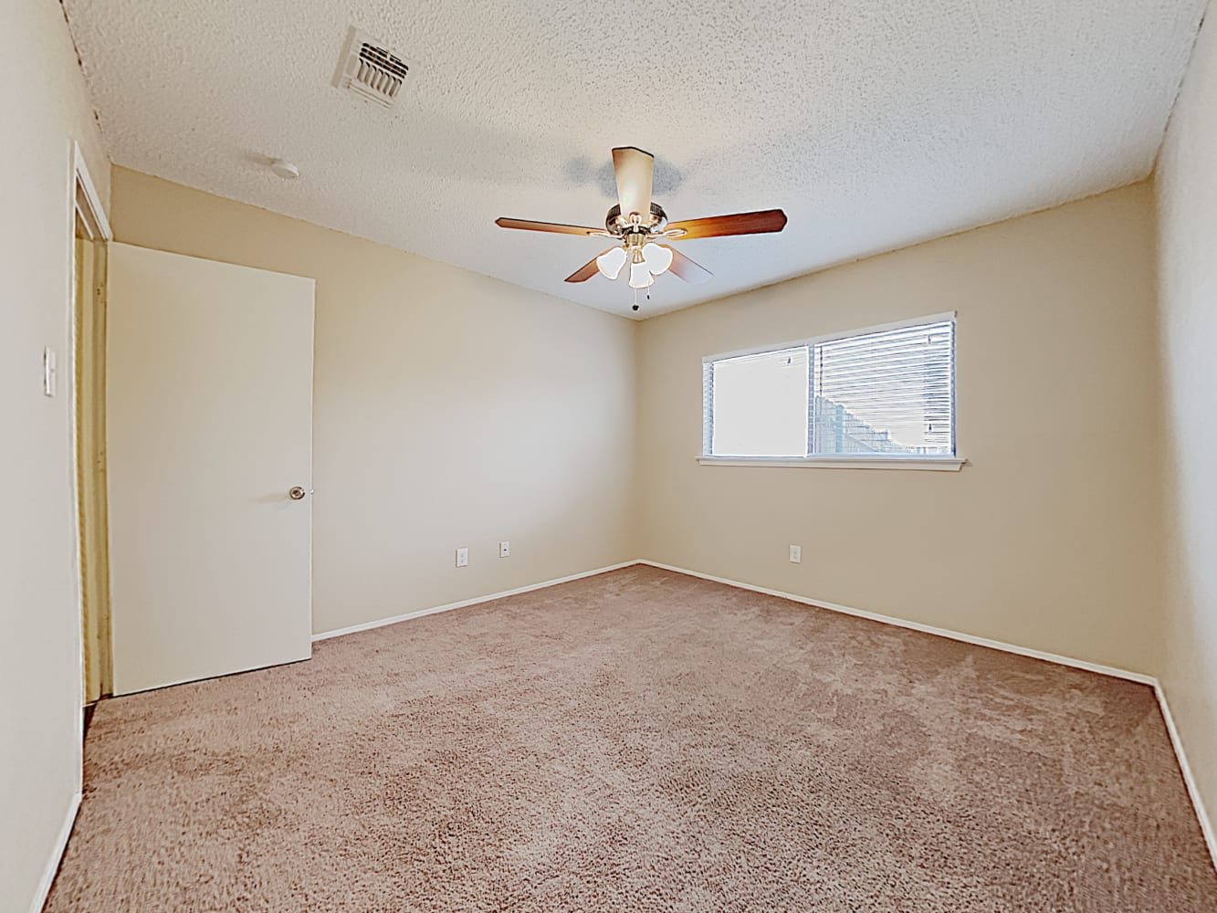 503 Thorn Wood Dr, Euless photo 14