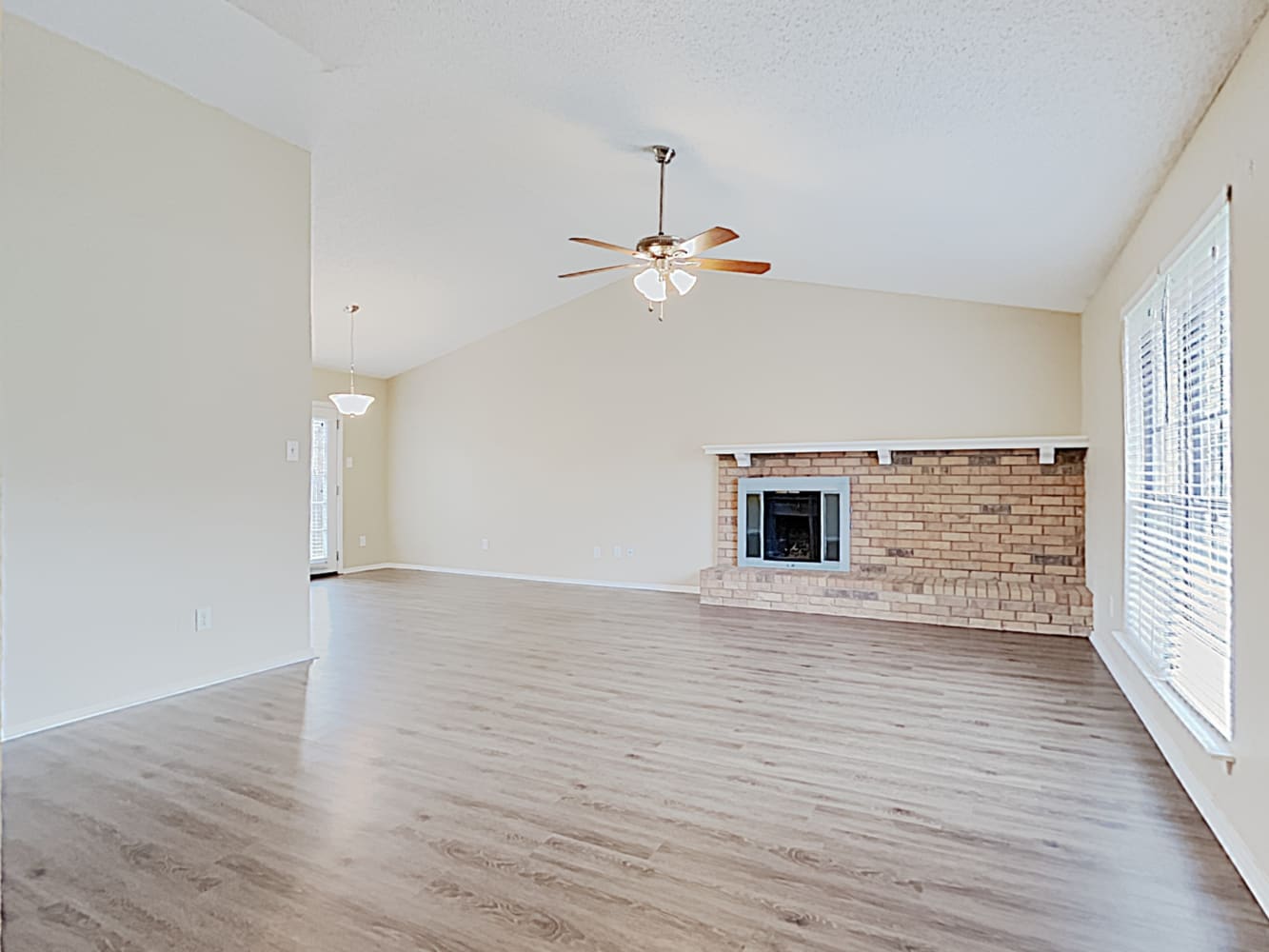 503 Thorn Wood Dr, Euless photo 7