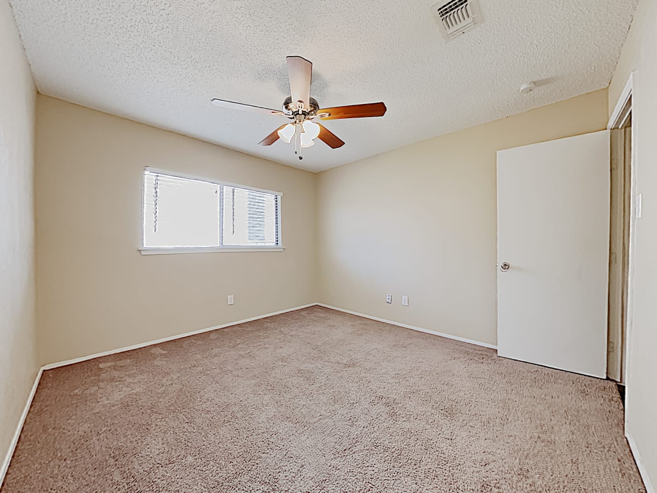 503 Thorn Wood Dr, Euless photo 13