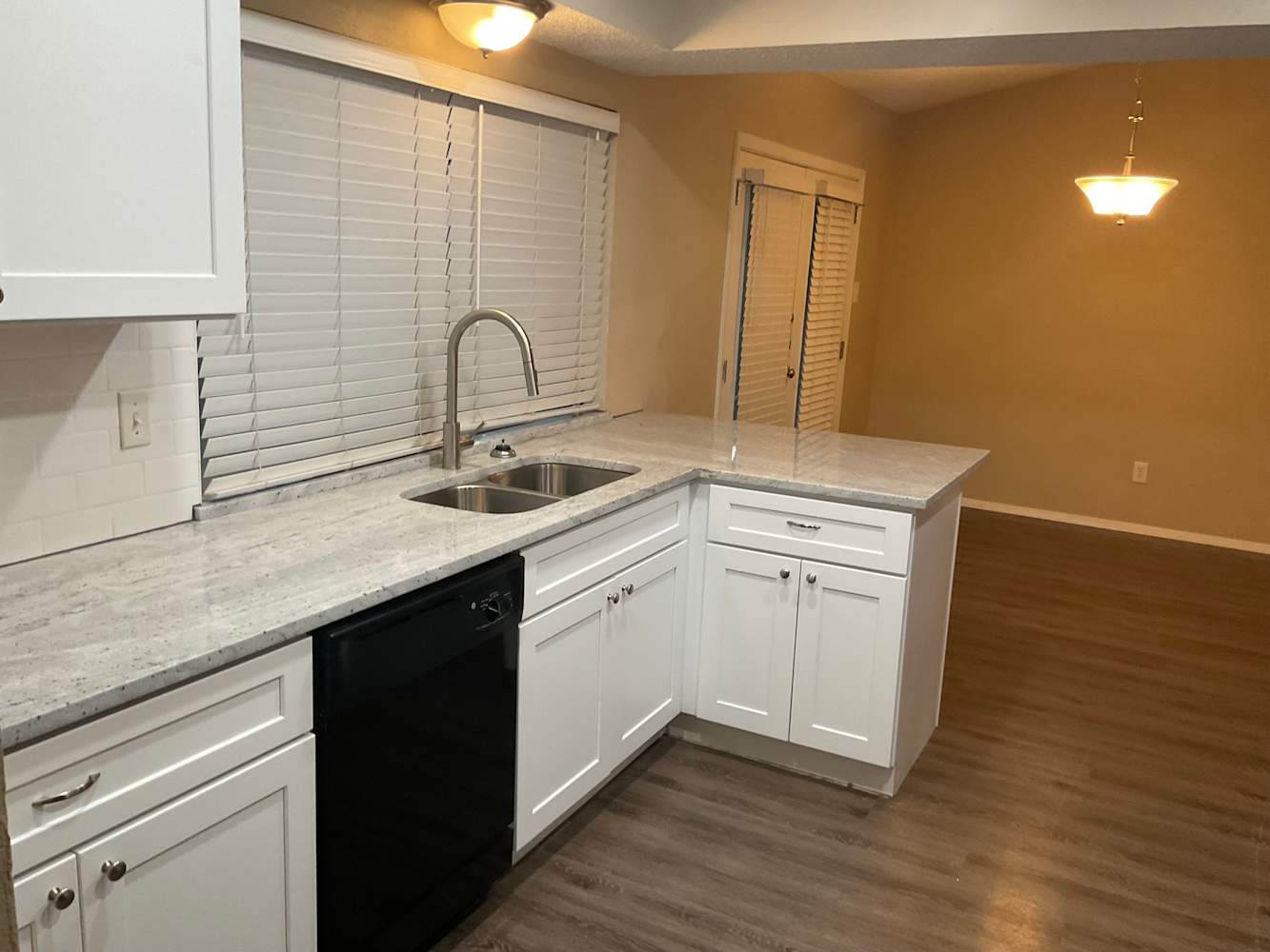 503 Thorn Wood Dr, Euless photo 8