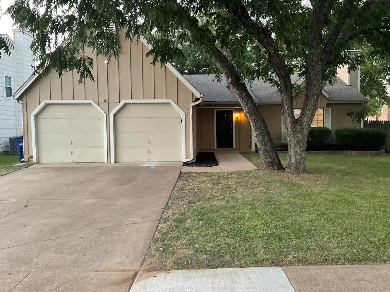 503 Thorn Wood Dr, Euless photo 1