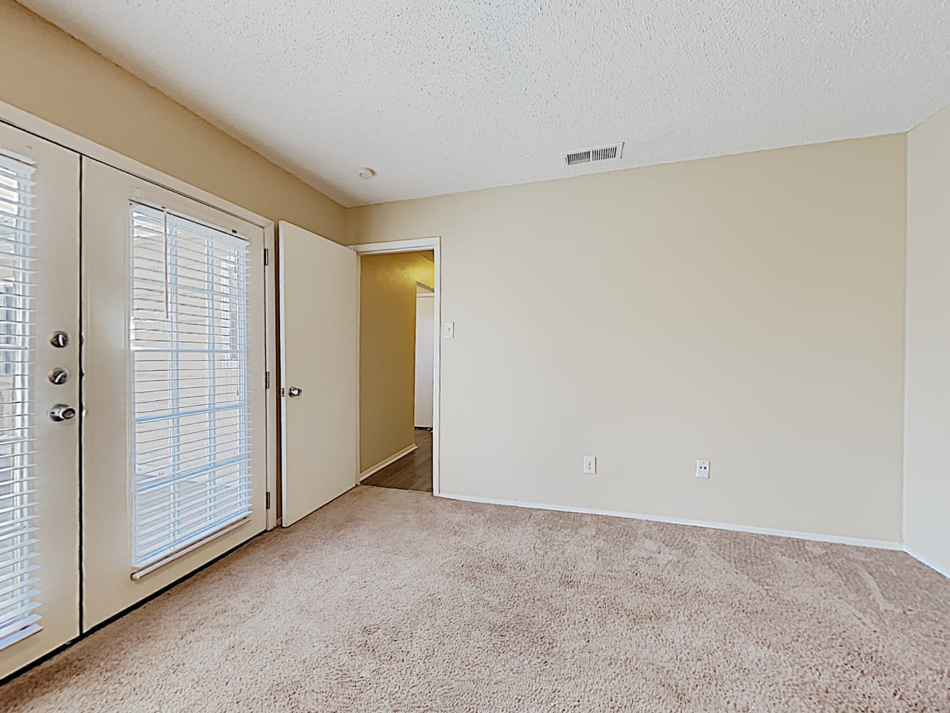 503 Thorn Wood Dr, Euless photo 11