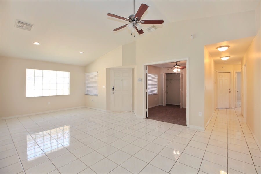 504 SW 177th Ave, Pembroke Pines photo 3