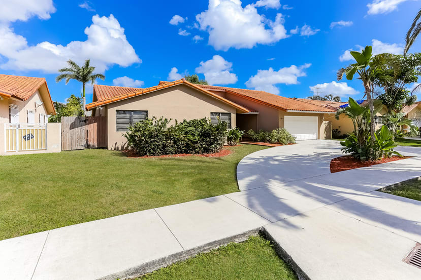 505 NW 136th Ct, Miami photo 1