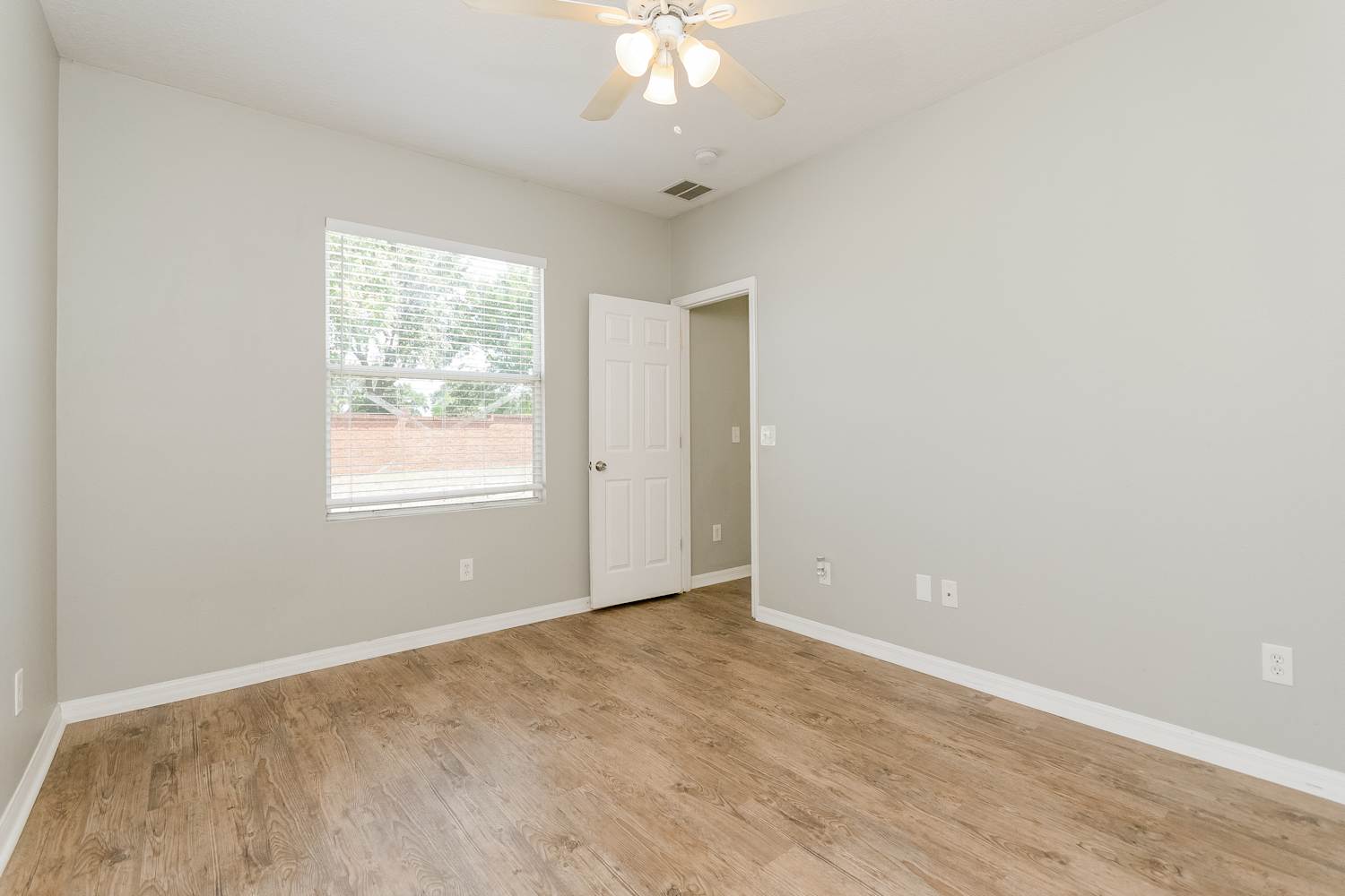 507 Madina Cir, Davenport photo 10