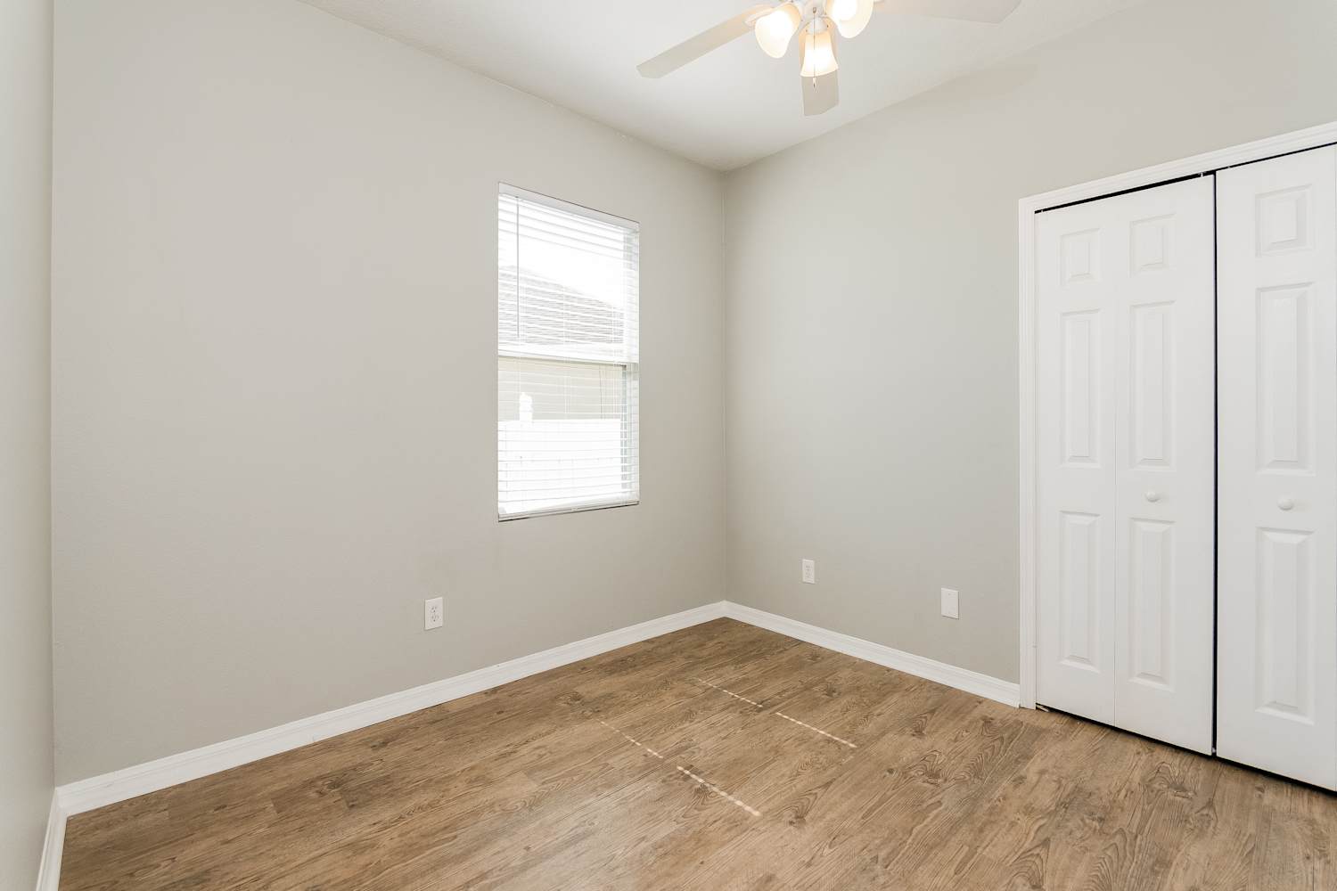 507 Madina Cir, Davenport photo 11
