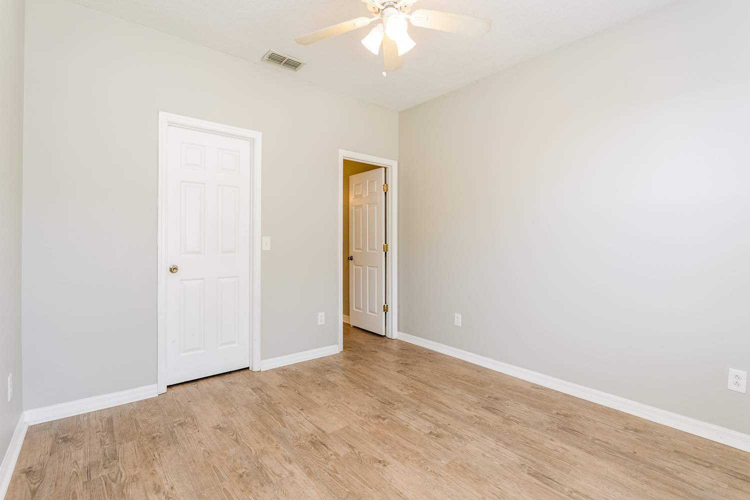 507 Madina Cir, Davenport photo 9