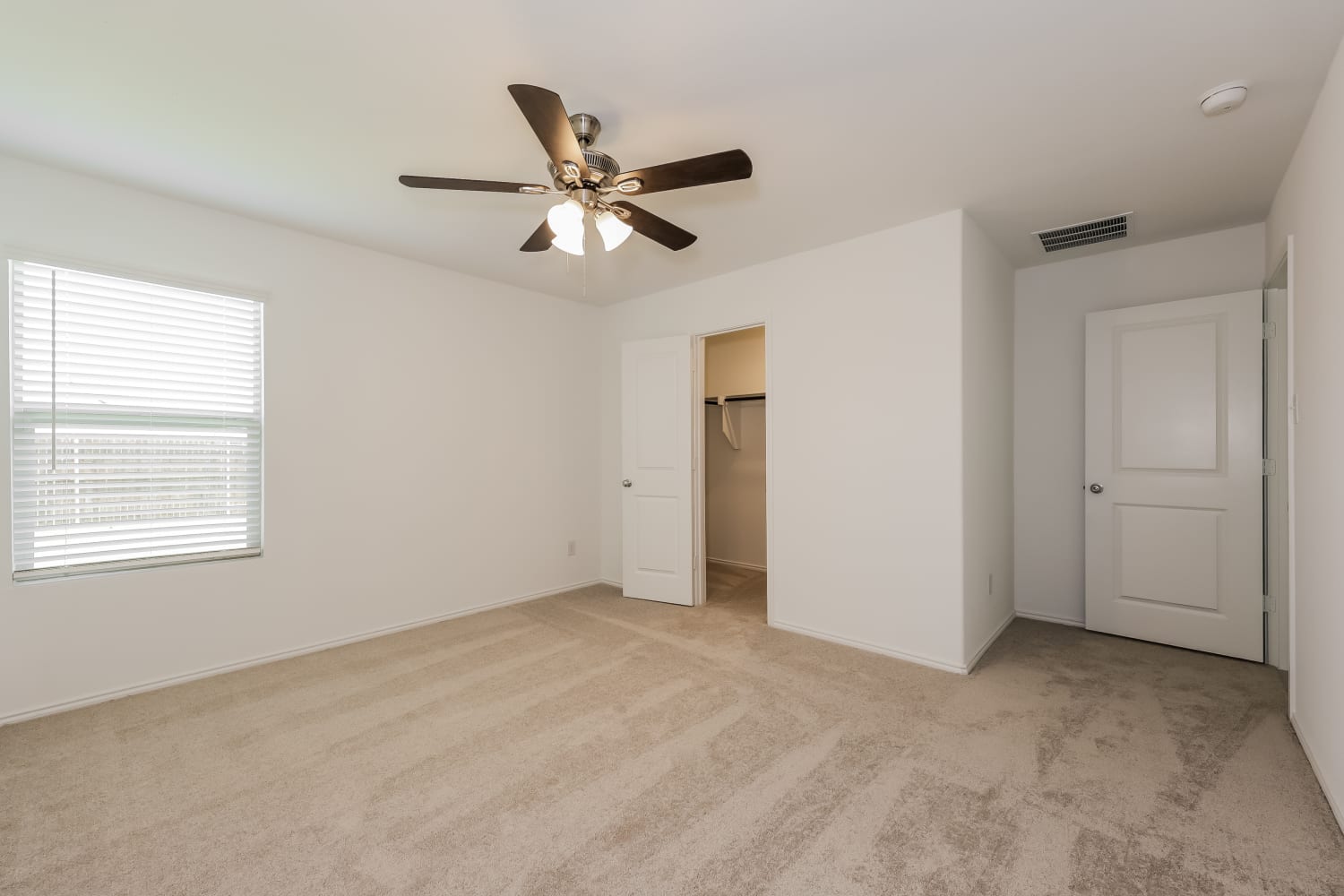 507 Vicksburg Drive, Ennis photo 9