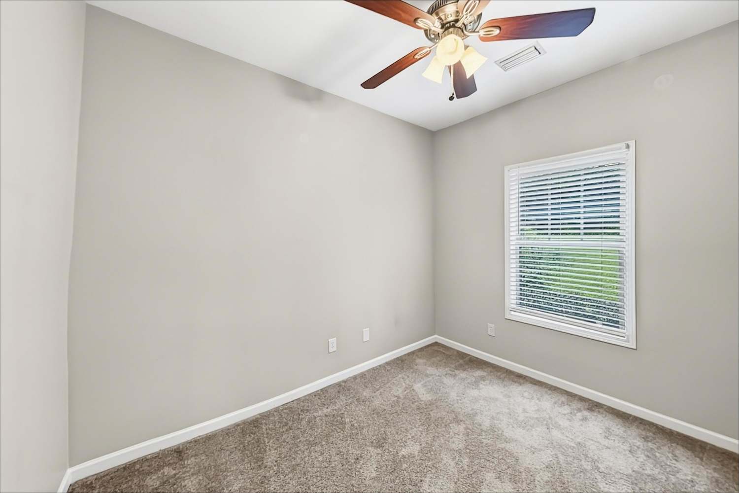 51 Kay Rd NE, White photo 15