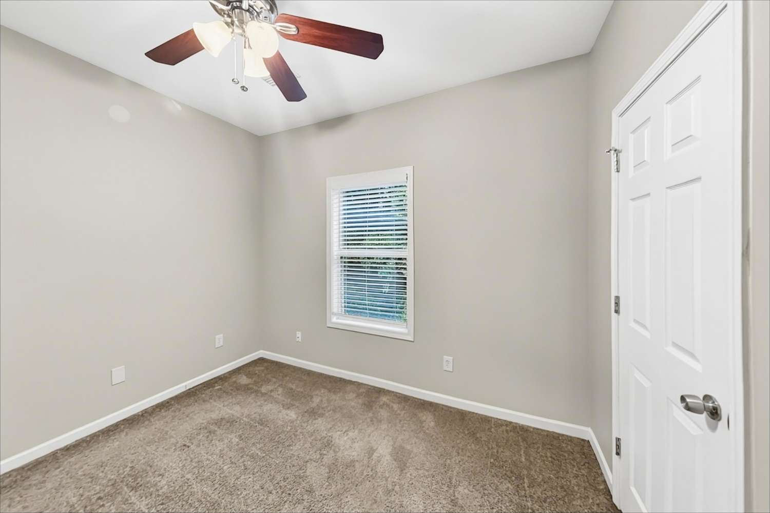 51 Kay Rd NE, White photo 13