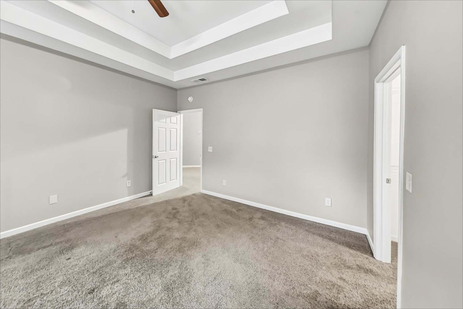 51 Kay Rd NE, White photo 11