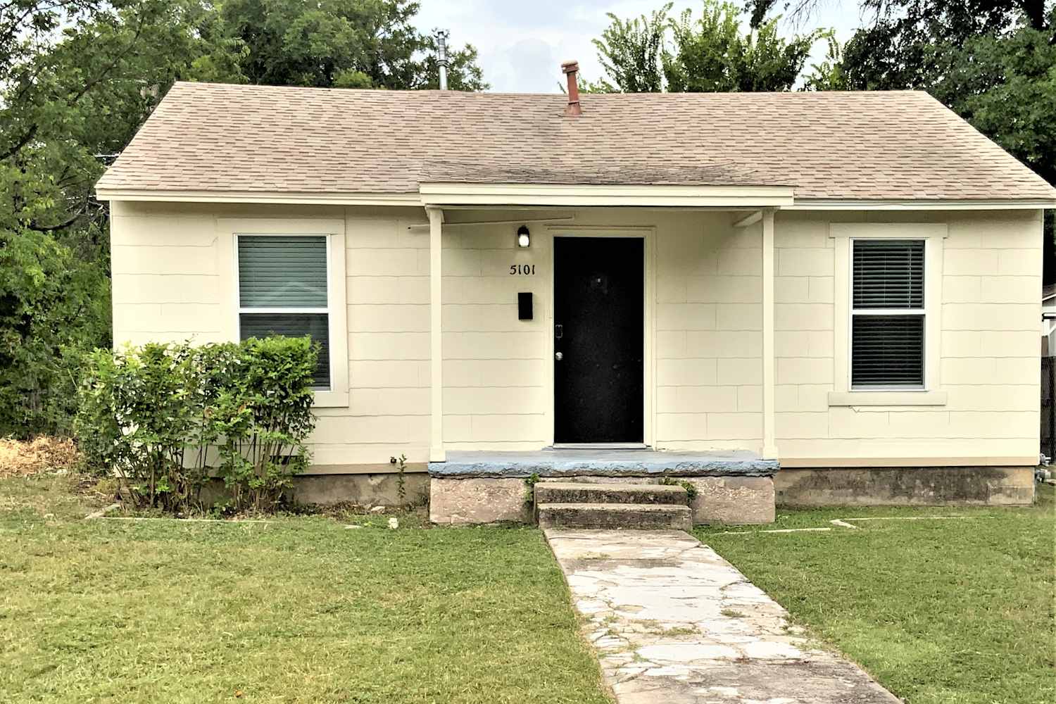 Front of 5101 Royal, Fort Worth, TX
