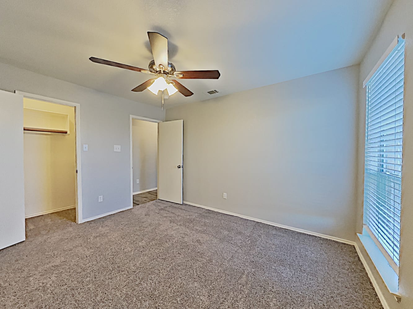 512 Bretts Way, Burleson photo 15