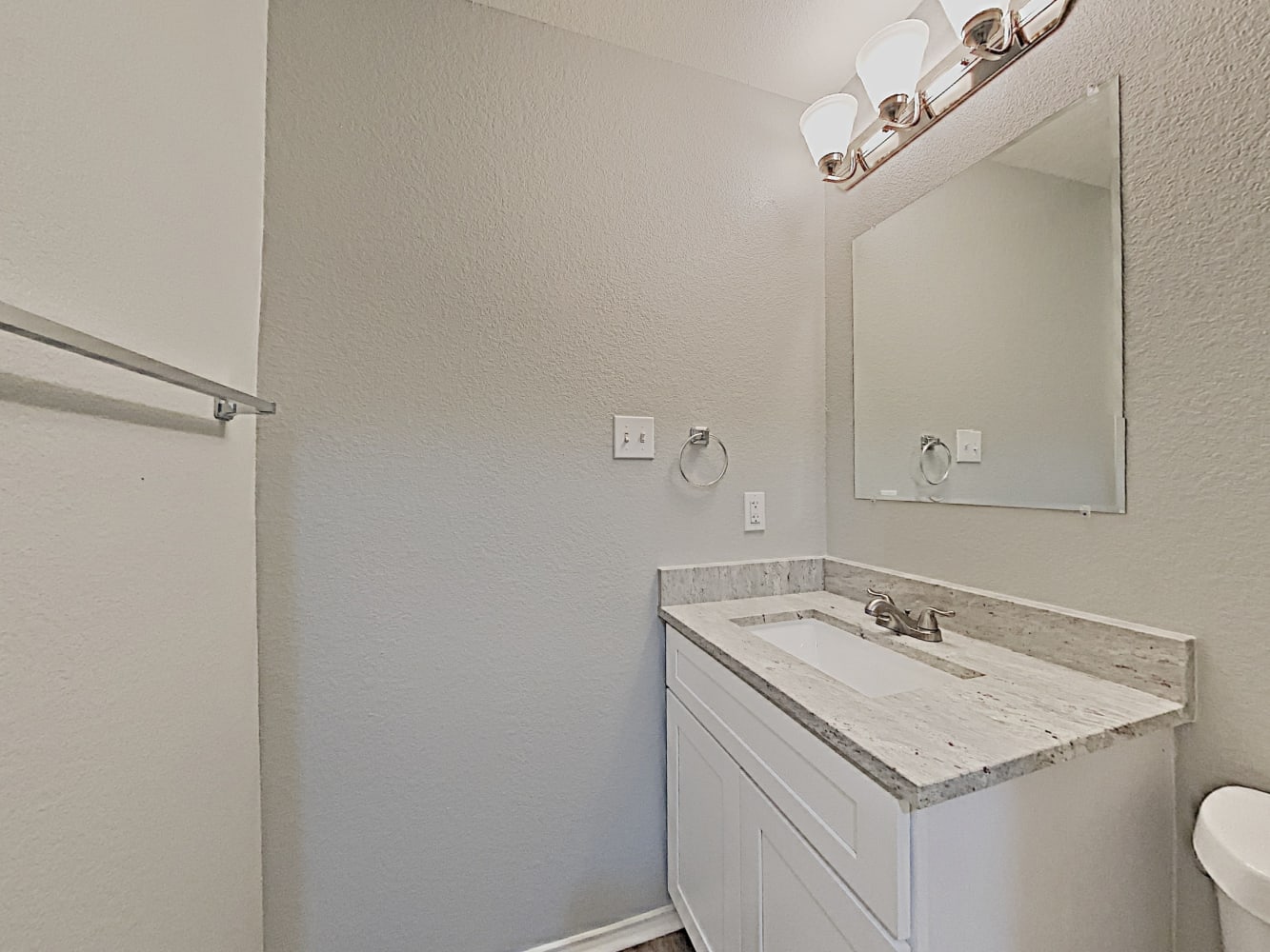 512 Bretts Way, Burleson photo 16