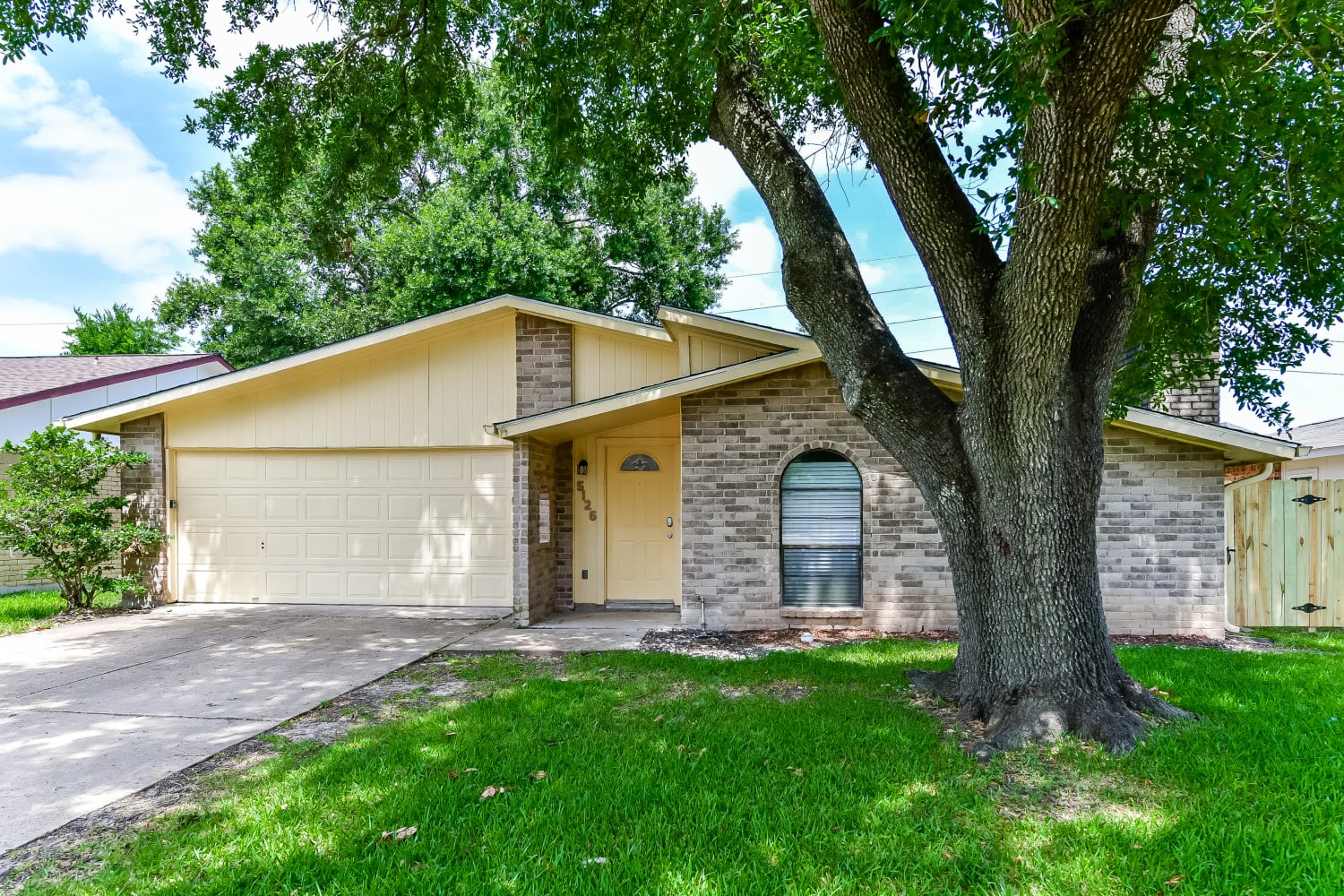 5126 Girnigoe Dr, Houston photo 3