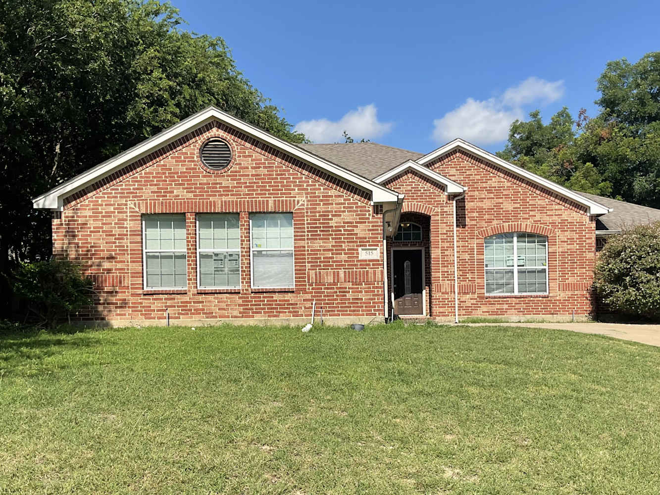 Front of 515 Hidden Meadow Ct, Desoto, TX