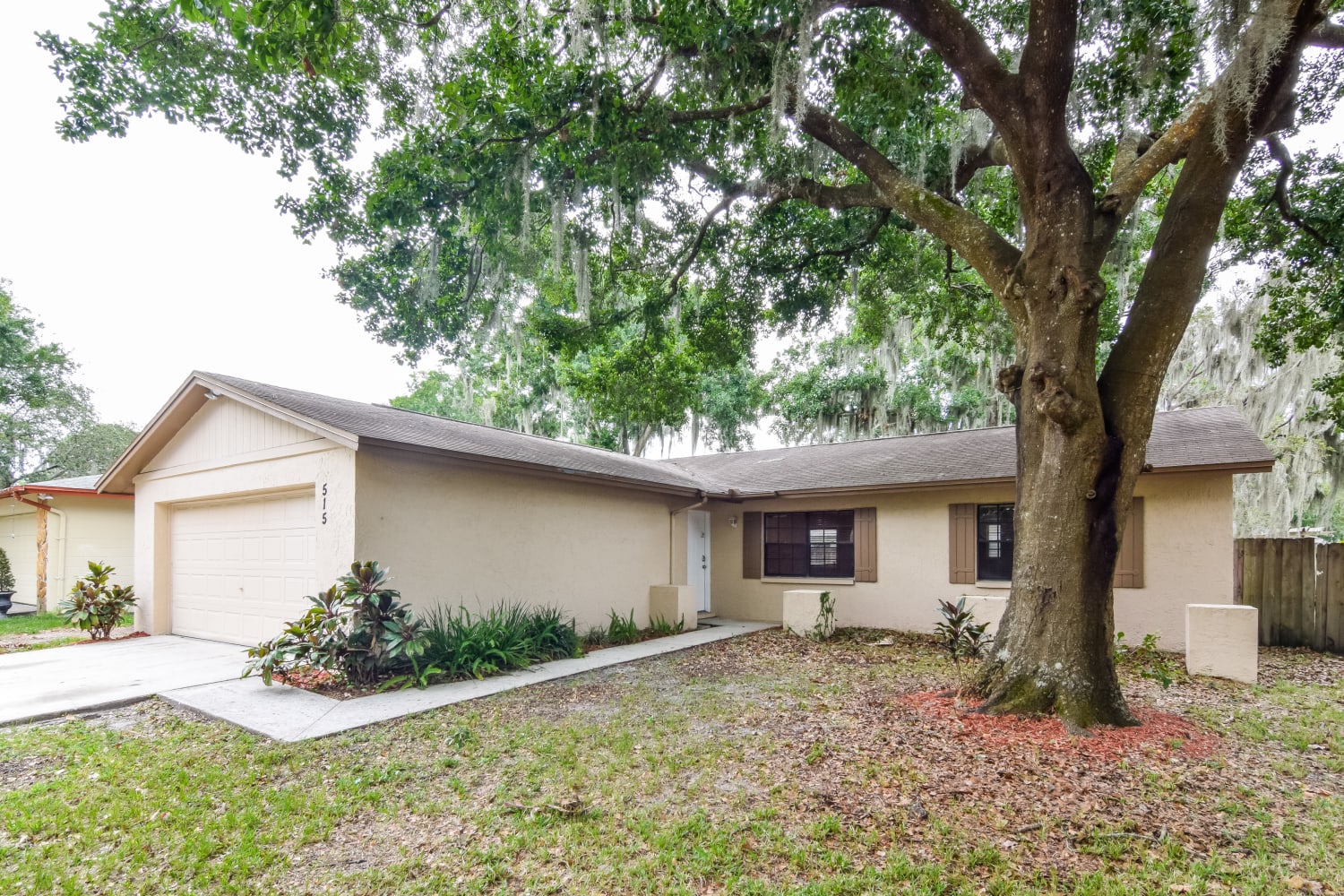515 Wynnwood Dr, Brandon photo 1