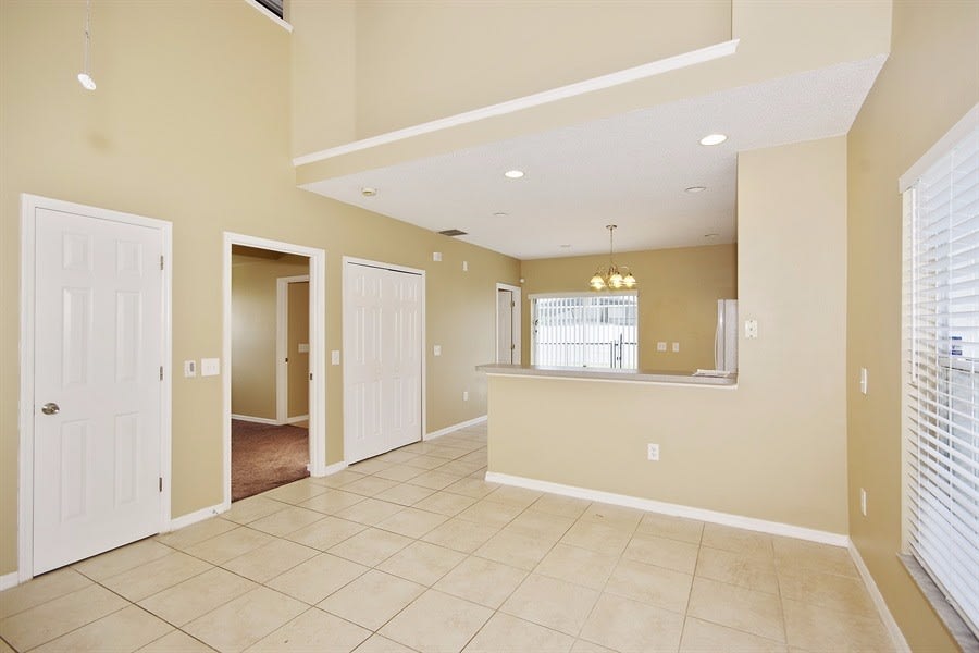 519 Sonja Cir, Davenport photo 3