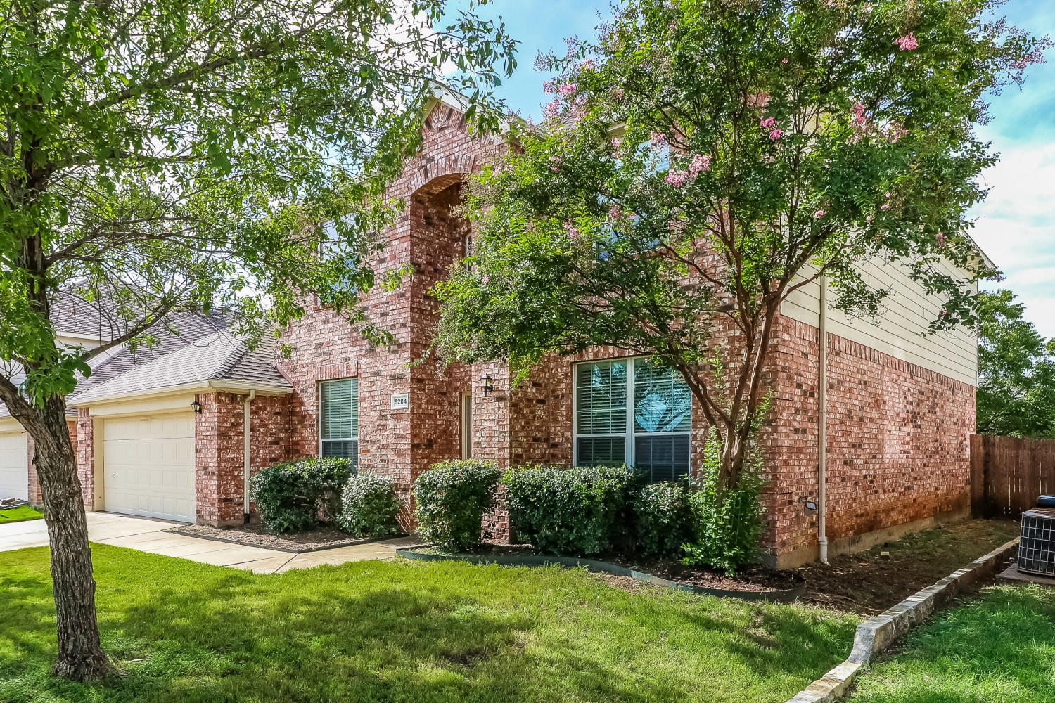 Front of 5204 Selago Dr, Fort Worth, TX