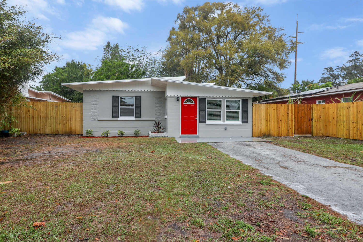 Front of 5205 10Th Ave S, Gulfport, FL