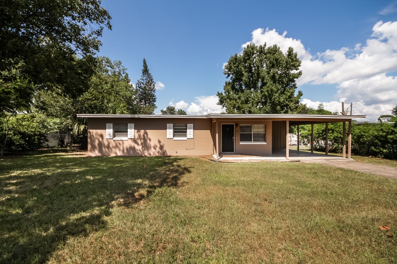 Front of 521 Iris Rd, Casselberry, FL