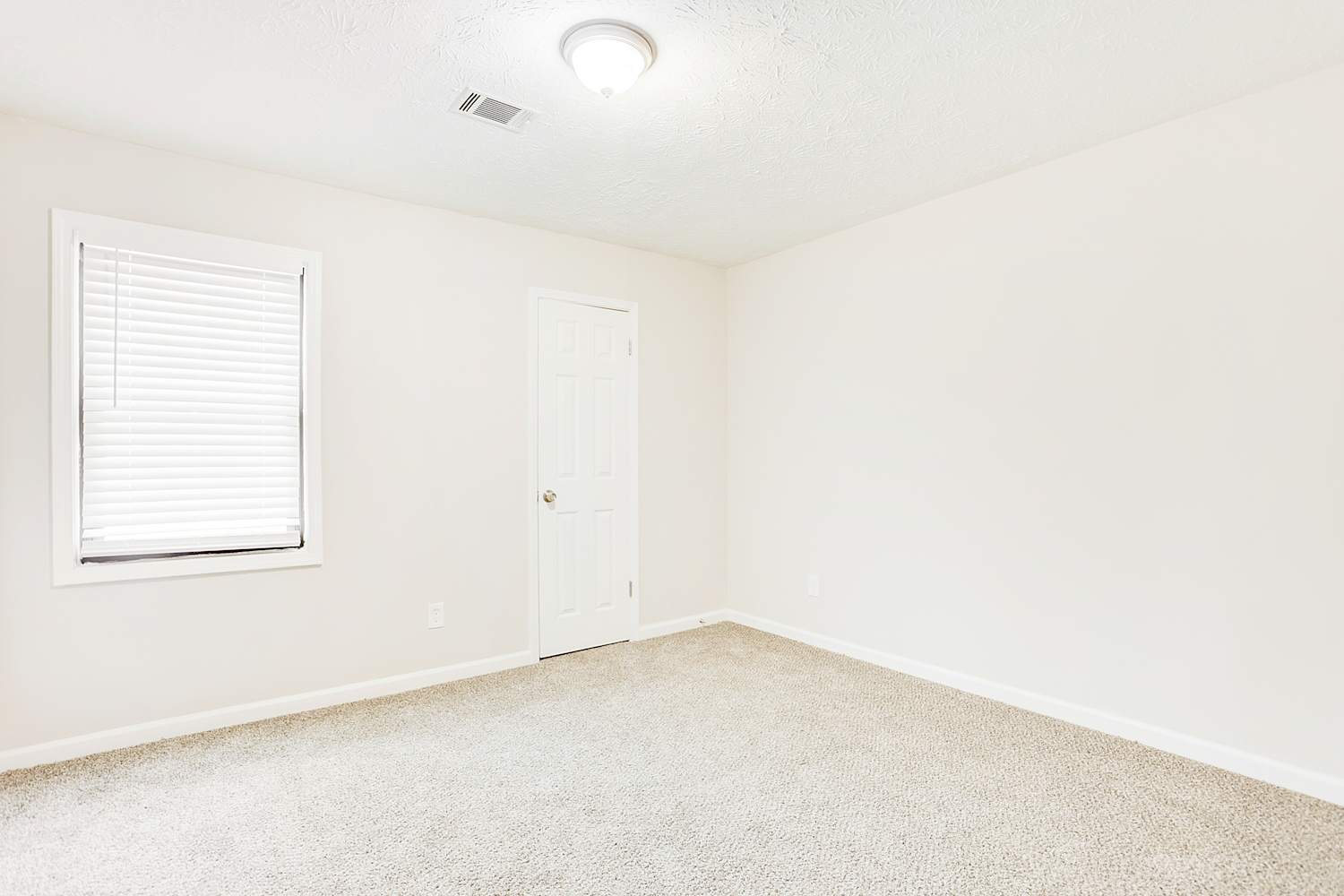 5218 Cumberland Way, Stone Mountain photo 14
