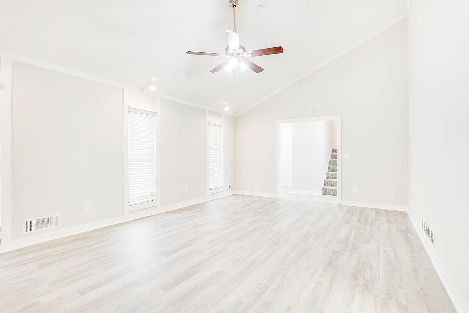 5218 Cumberland Way, Stone Mountain photo 5
