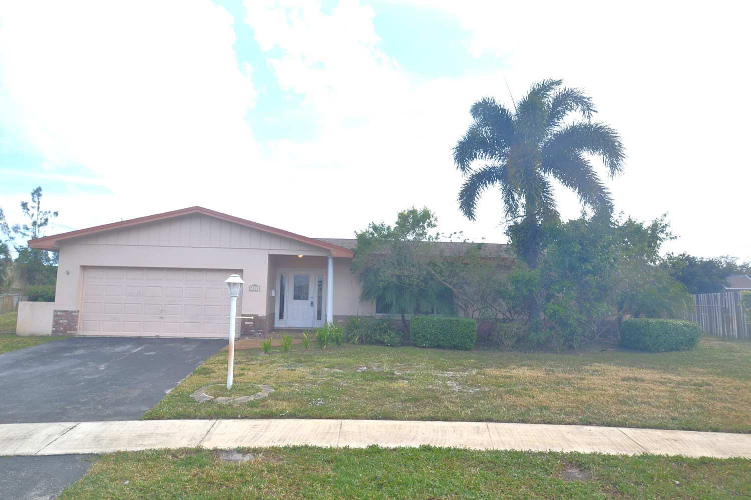 Front of 5220 SW 8th Ct, Plantation, FL