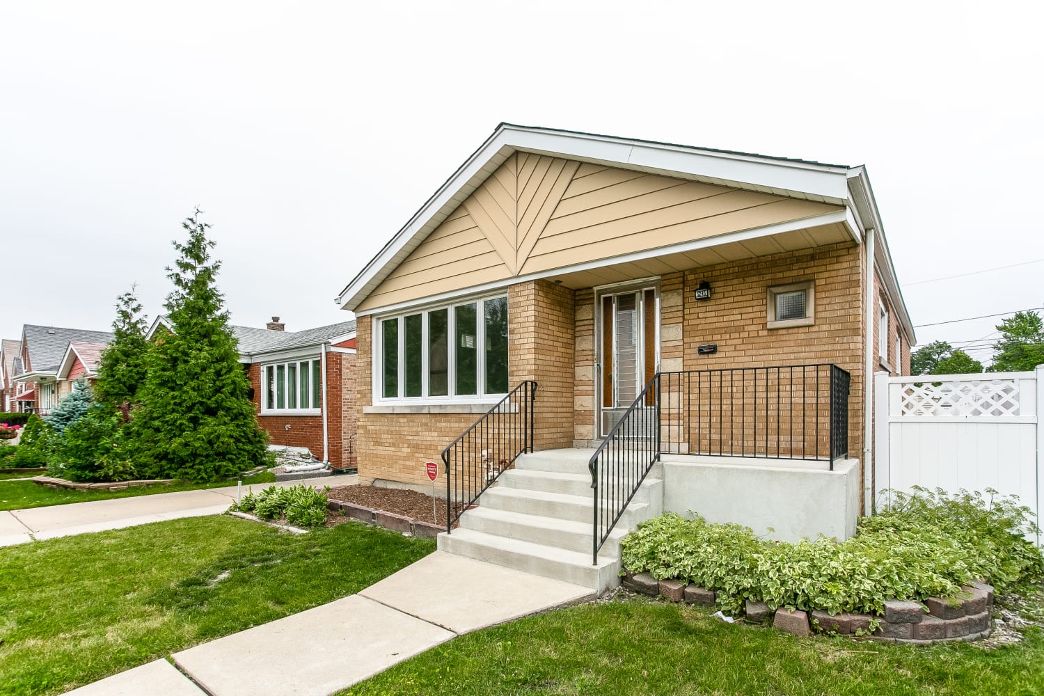 Front of 5245 S Narragansett Ave, Chicago, IL