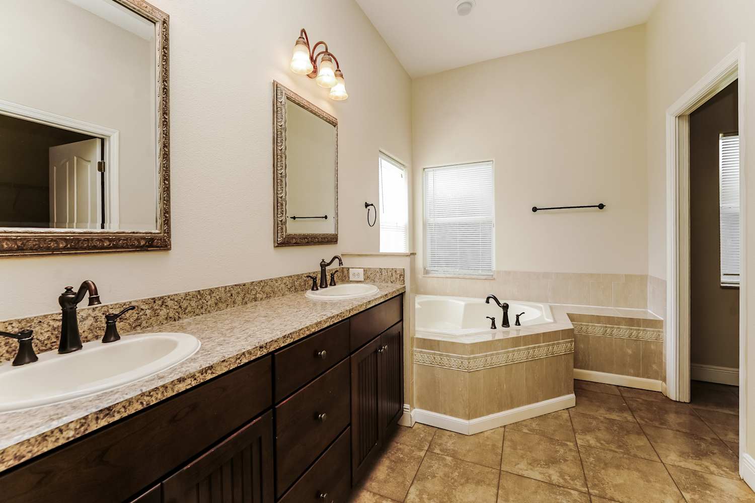5248 Chiswick Cir, Belle Isle photo 13