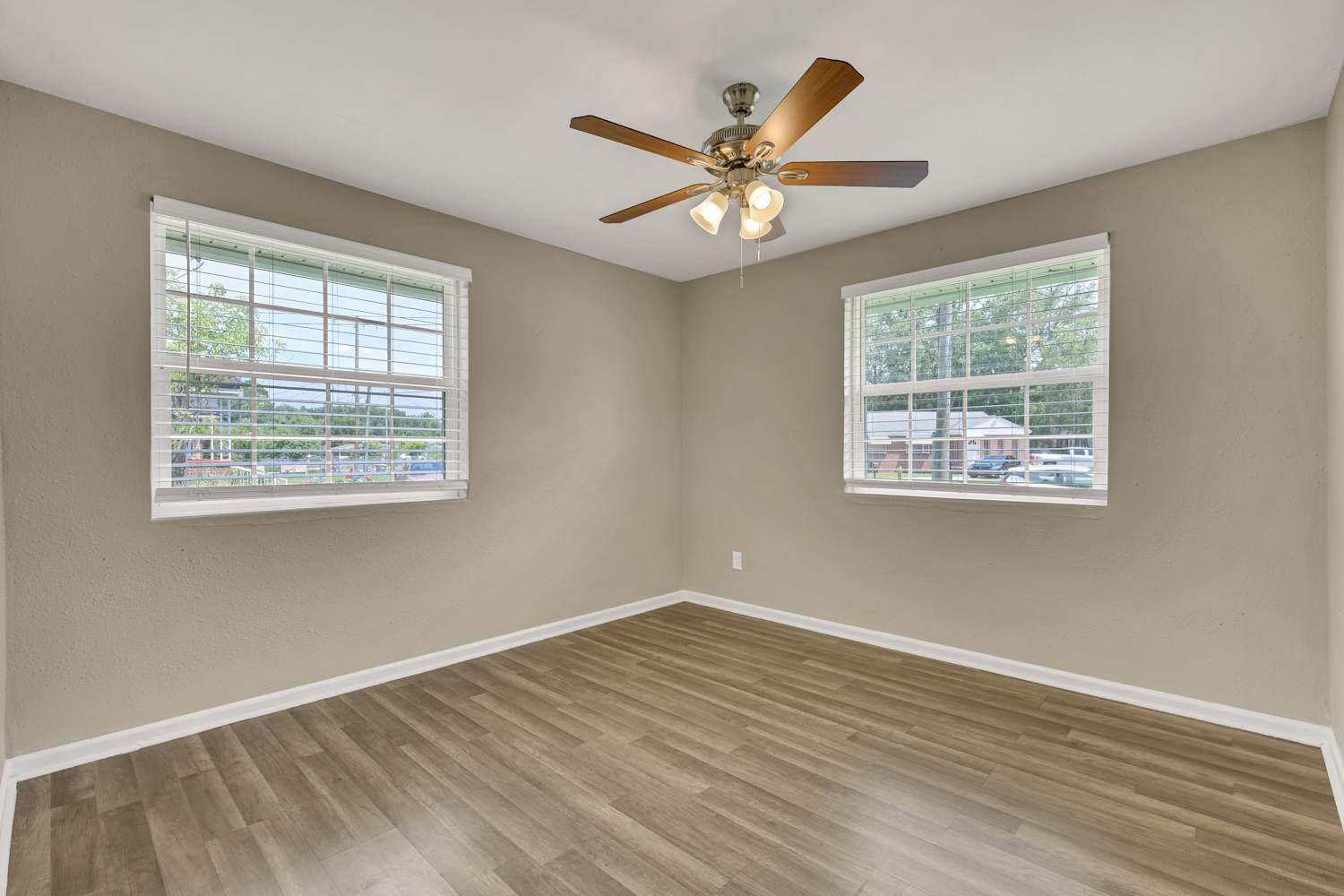 5279 Carder St, Jacksonville photo 17