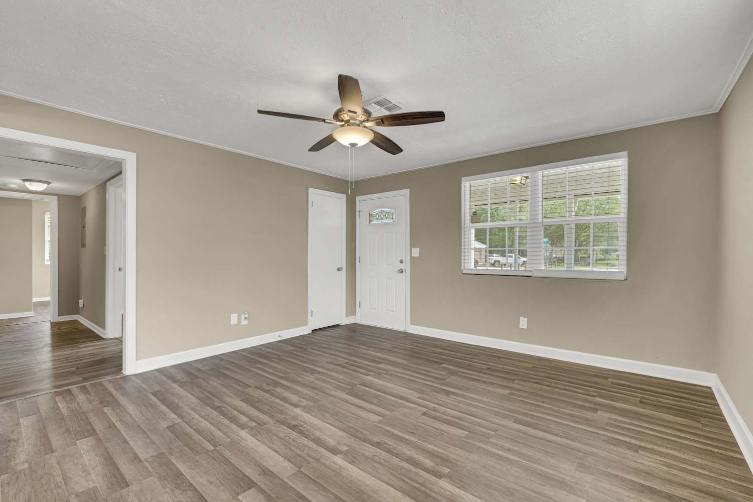 5279 Carder St, Jacksonville photo 8
