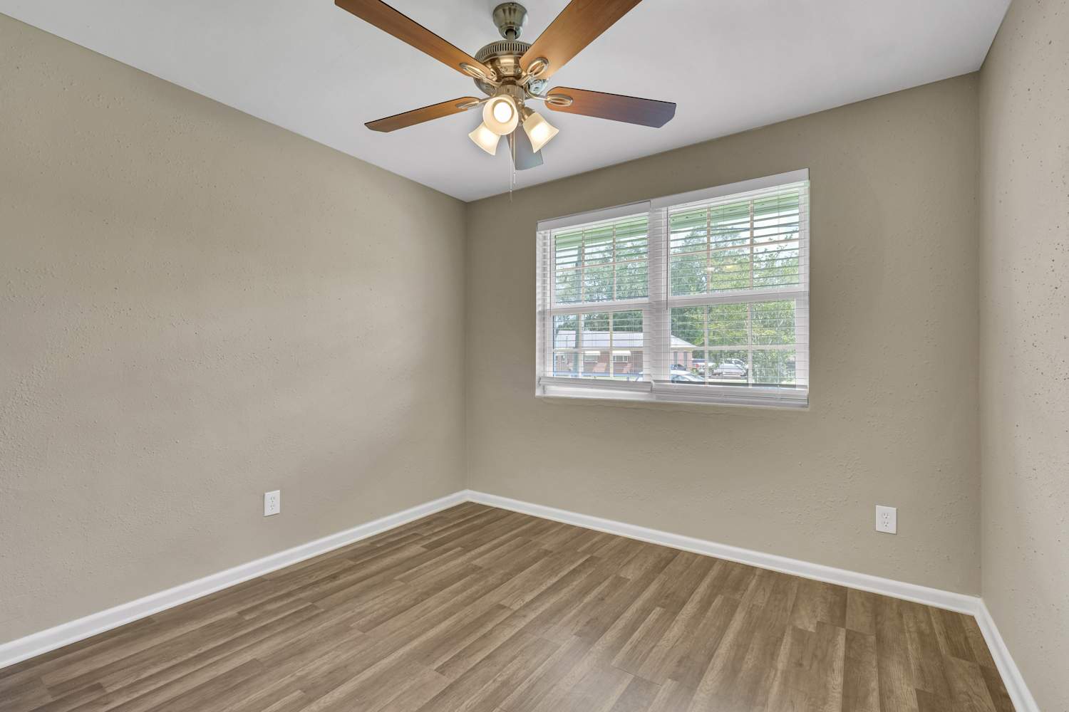 5279 Carder St, Jacksonville photo 16