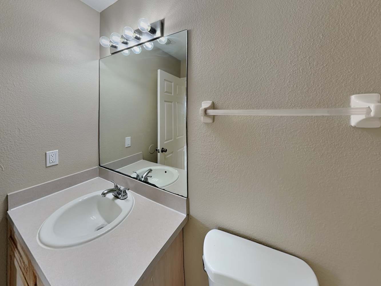 530 Peace Dr, Poinciana photo 17