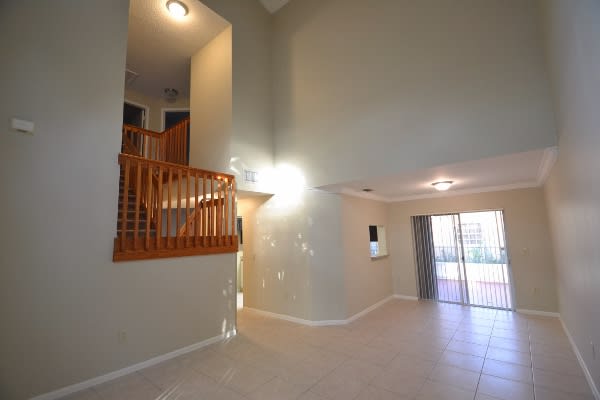 531 NW 207th Ter, Pembroke Pines photo 2