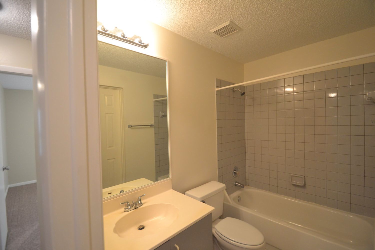 531 NW 207th Ter, Pembroke Pines photo 8
