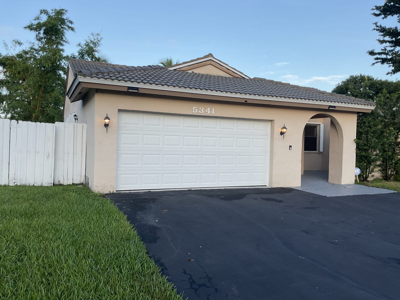 Front of 5341 Hawkes Bluff Ave, Davie, FL