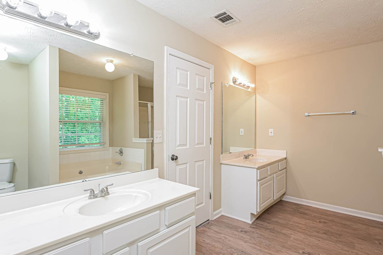 535 Devonshire Walk Dr, Suwanee photo 12