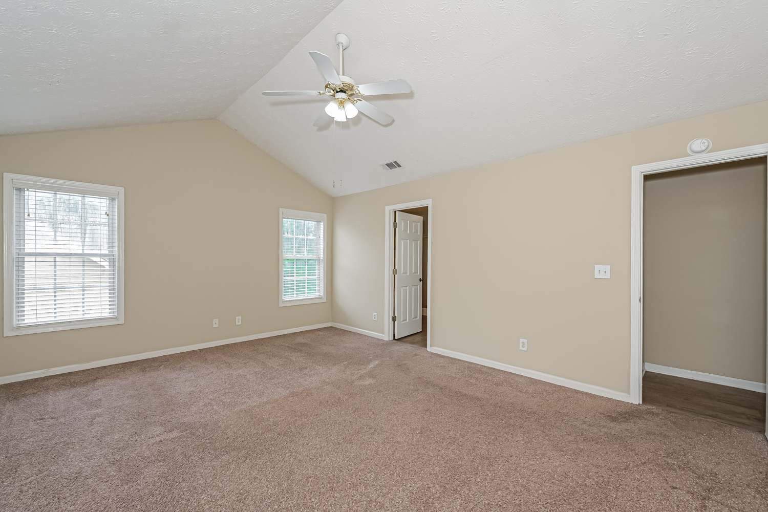 535 Devonshire Walk Dr, Suwanee photo 11