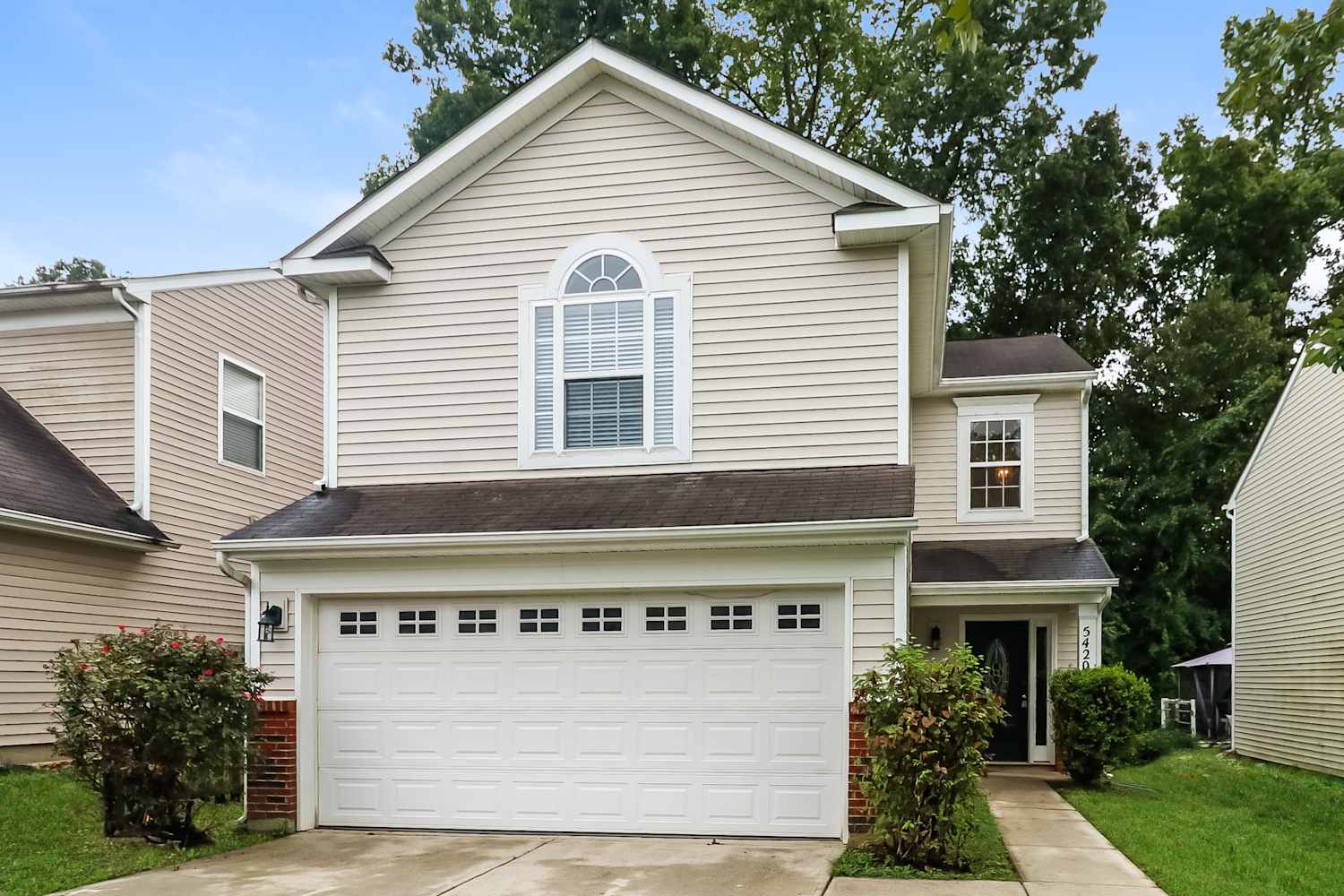 Front of 5420 Wyalong Dr, Charlotte, NC