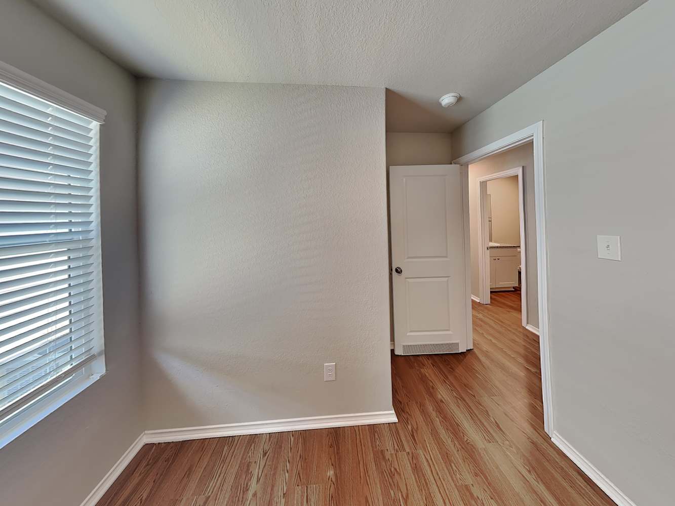 5445 Verdugos Pl, San Antonio photo 10
