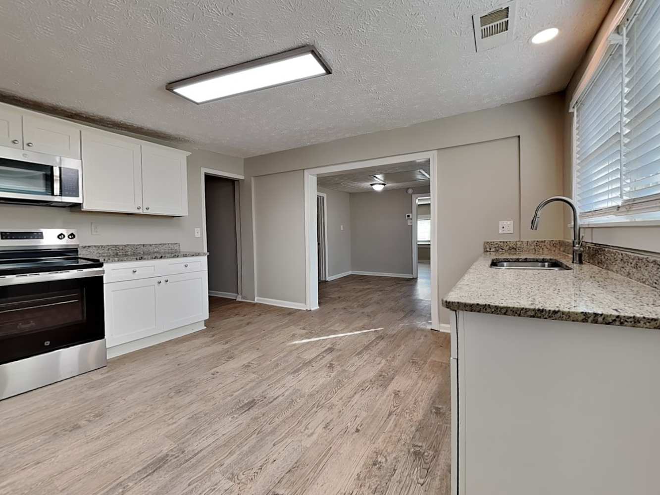 547 Rustic Rd, Stockbridge photo 9
