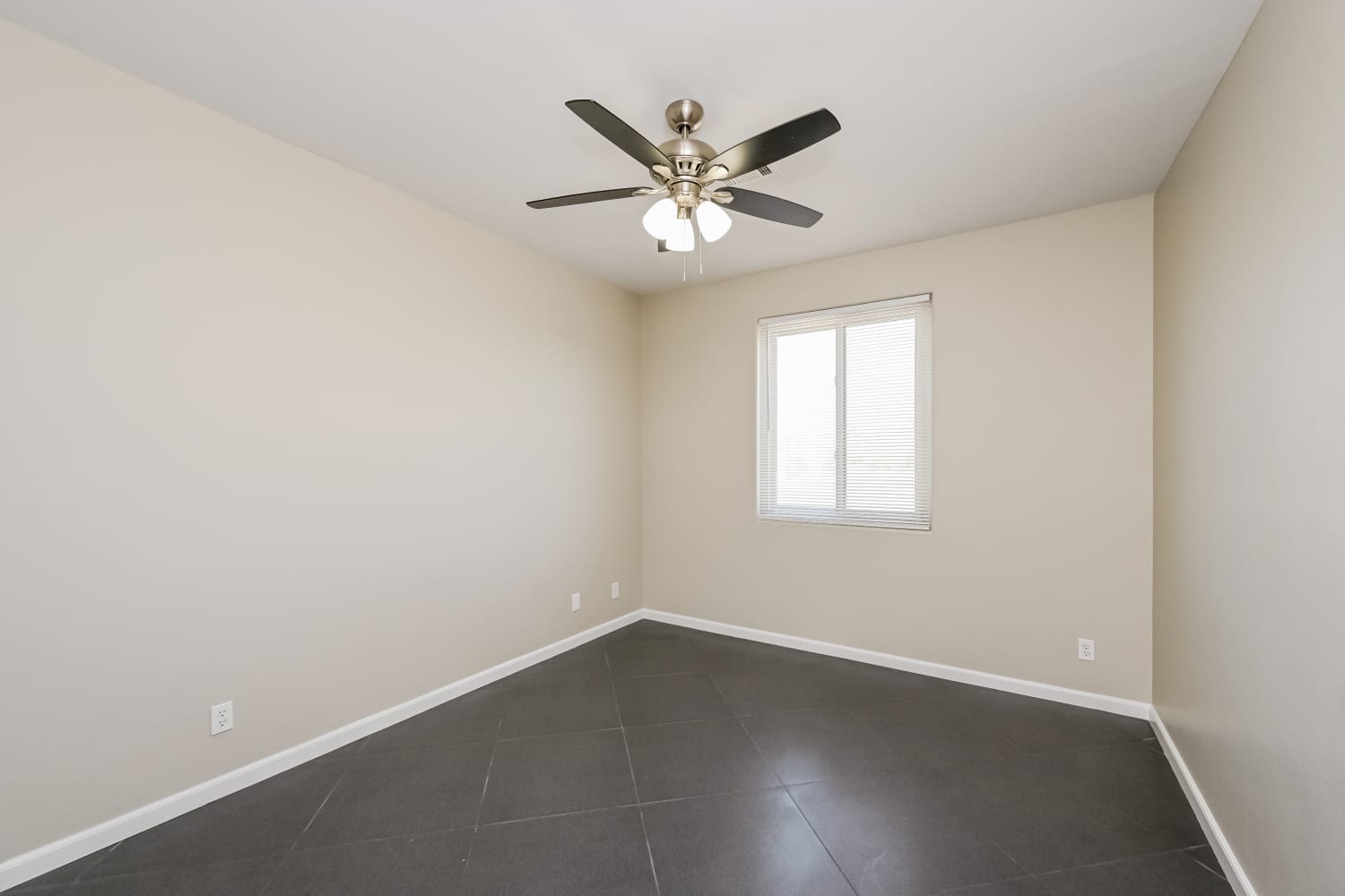 5487 Caprock Canyon Avenue, Las Vegas photo 11